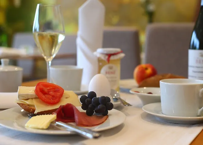 Benz Weingut & Weinhotel Отель Лауда-Кёнигсхофен